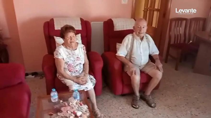 Beniarjó homenajea a Leonor y Juan Antonio por sus 66 años de amor: "Ni dos horas nos duran los enfados; no podemos estar el uno sin el otro"