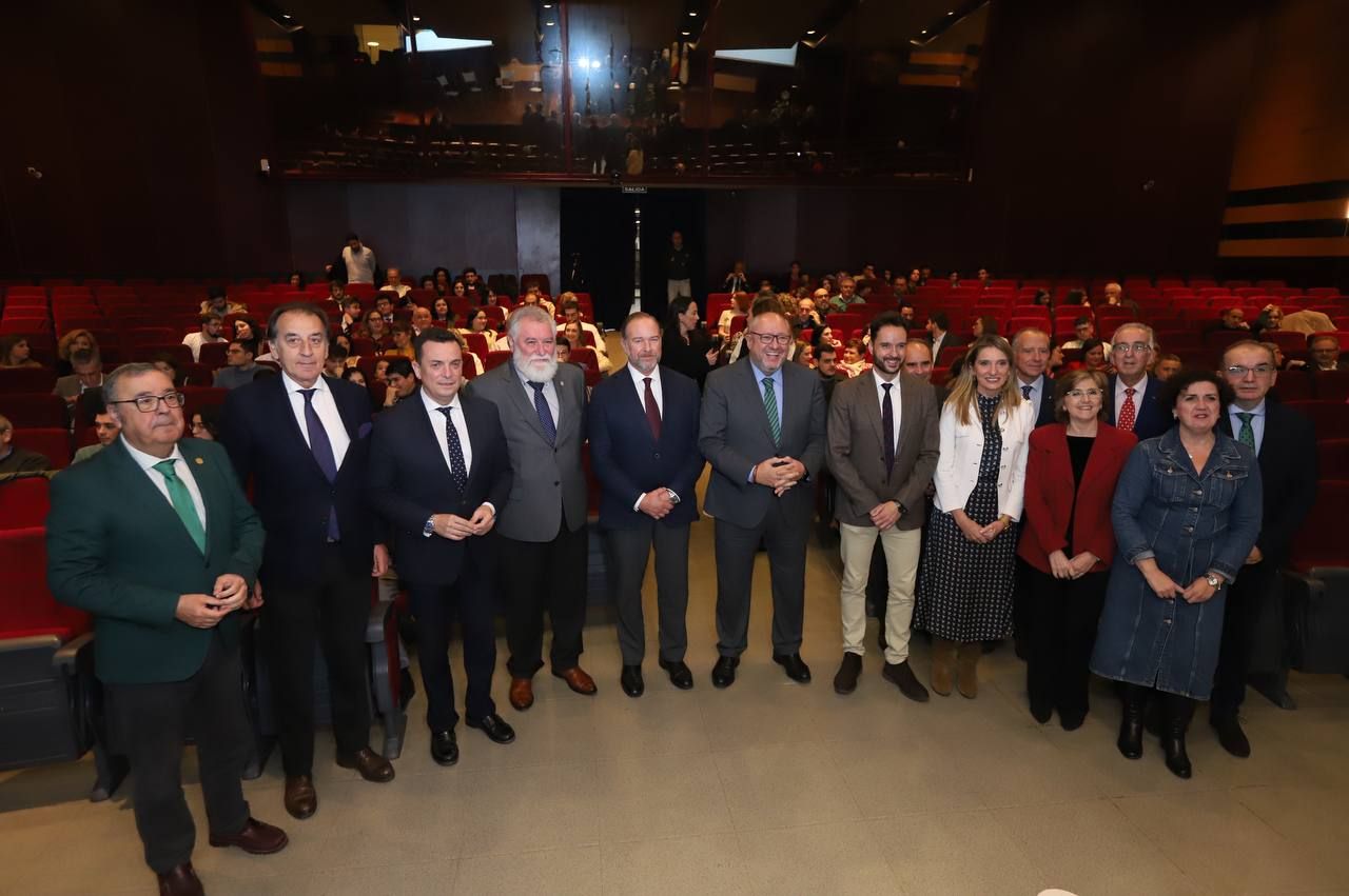 VI Premios de la Fundación Caja Rural del Sur a los mejores expedientes de Grado de la UCO, en imágenes