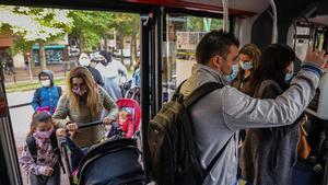 Interior de un autobús de TMB.