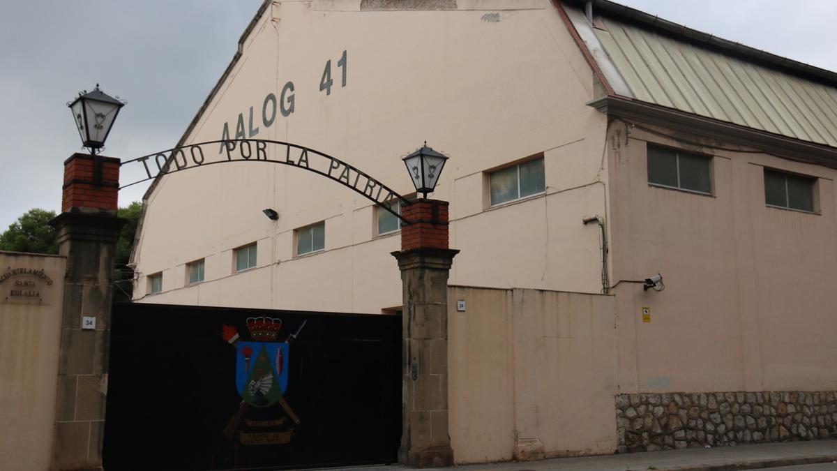 Exterior de una de las entradas del cuartel militar ubicado en Sant Boi