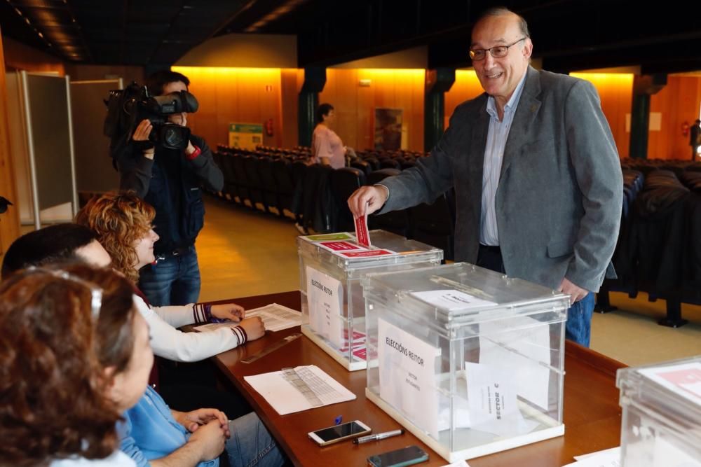 La jornada electoral en la Universidad de Vigo, en imágenes