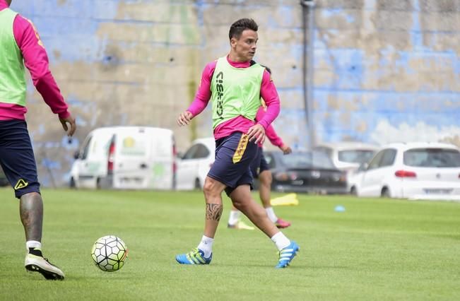 Entrenamiento de la UD Las Palmas en Barranco ...