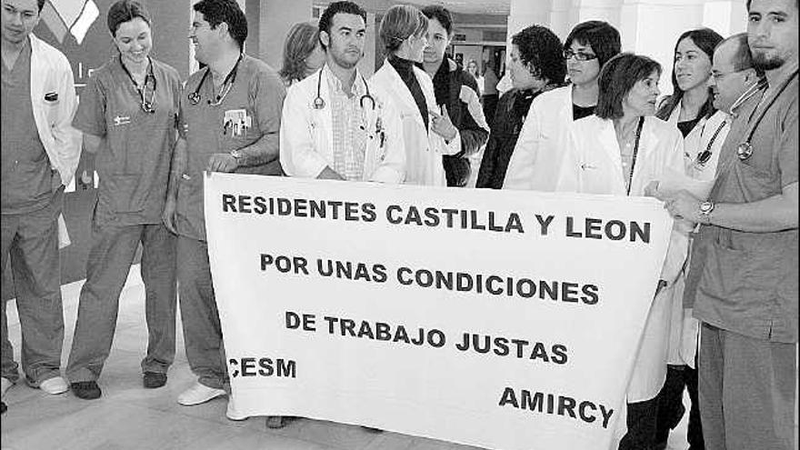 Médicos MIR de Zamora, en una reciente protesta laboral y profesional