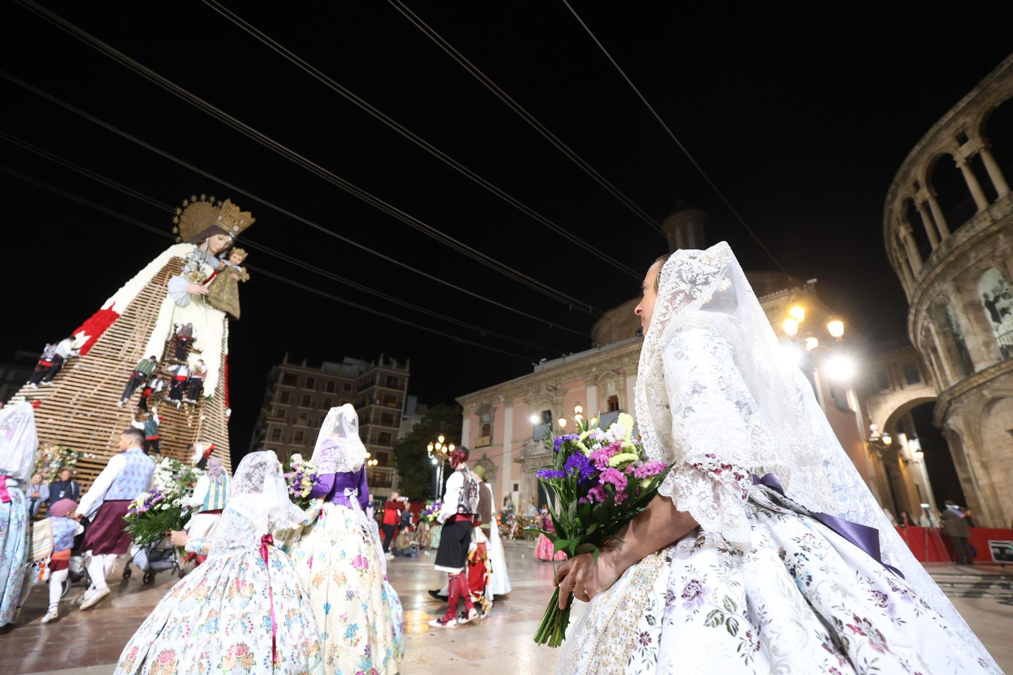 Búscate en el primer día de la Ofrenda en la calle San Vicente entre las 22 y las 23 horas