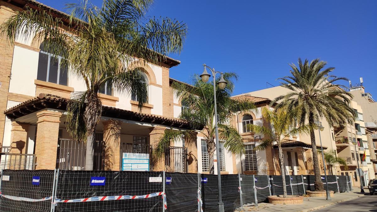 El antiguo colegio se está rehabilitando para convertirlo en biblioteca