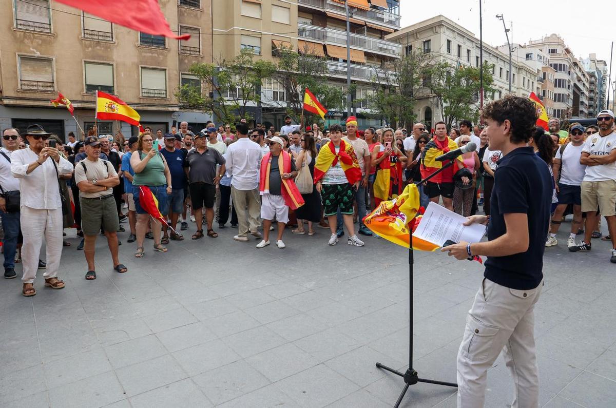 La movilización de Alicante en apoyo a Ceuta, en imágenes