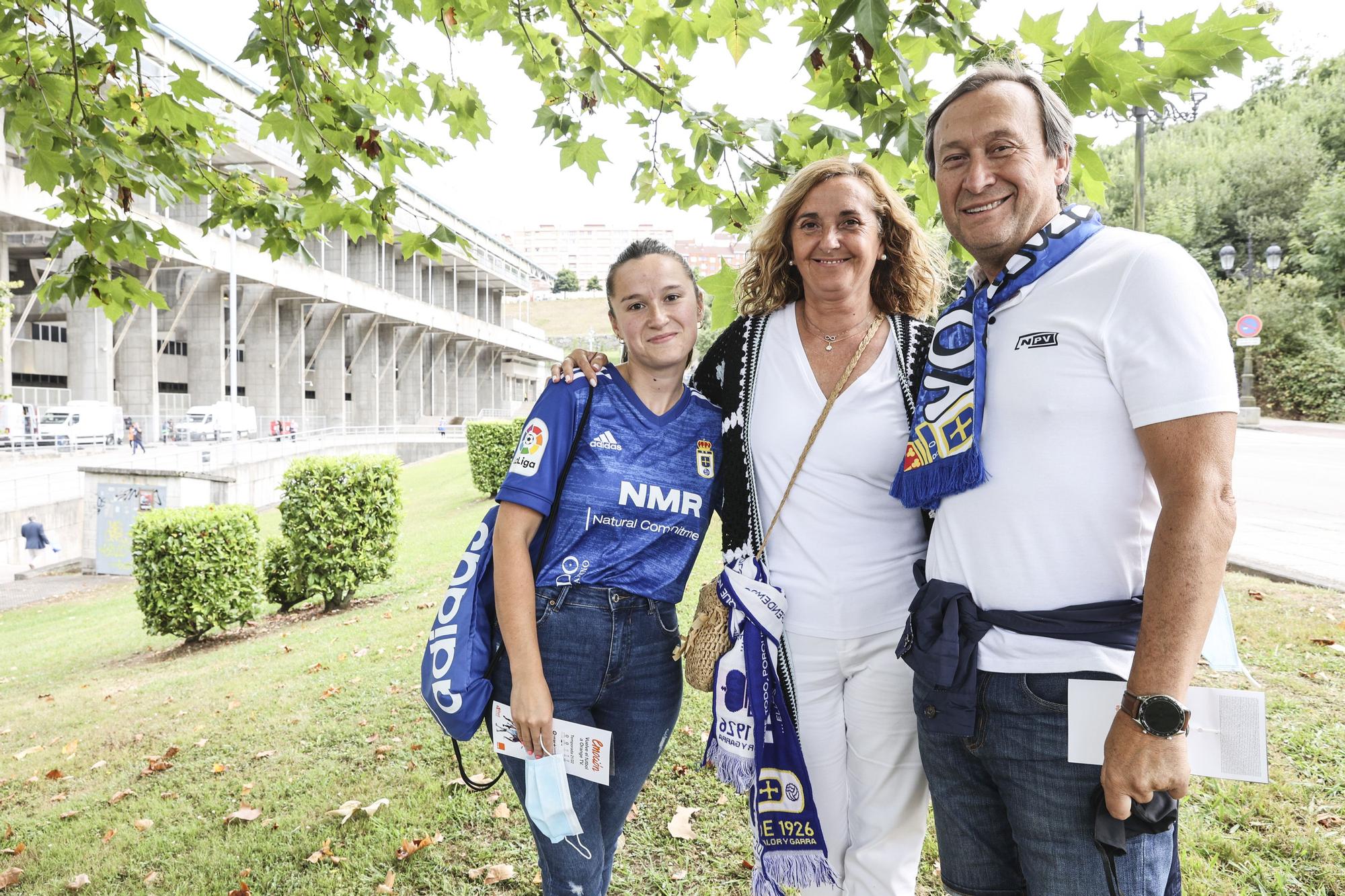 En imágenes: los aficionados del Real Oviedo vuelven al campo