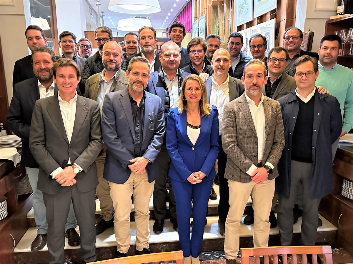 Begoña Carrasco ha presentado a los miembros del Club Rotary Castellón las claves del proyecto de gobierno.