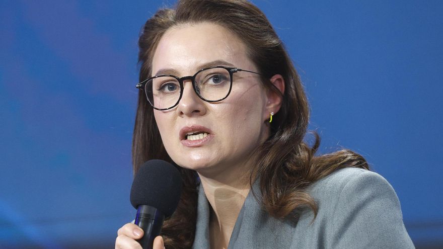 Zelenski nombra a una primera ministra con vínculos con EEUU para reforzar su alianza con Trump