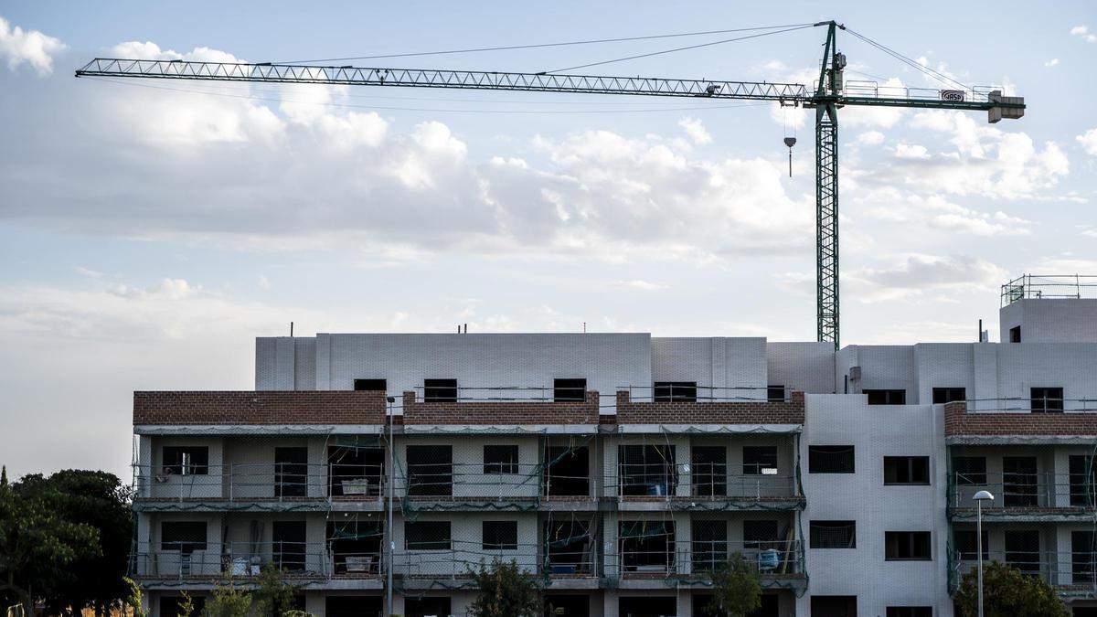 Viviendas en construcción en Cáceres.