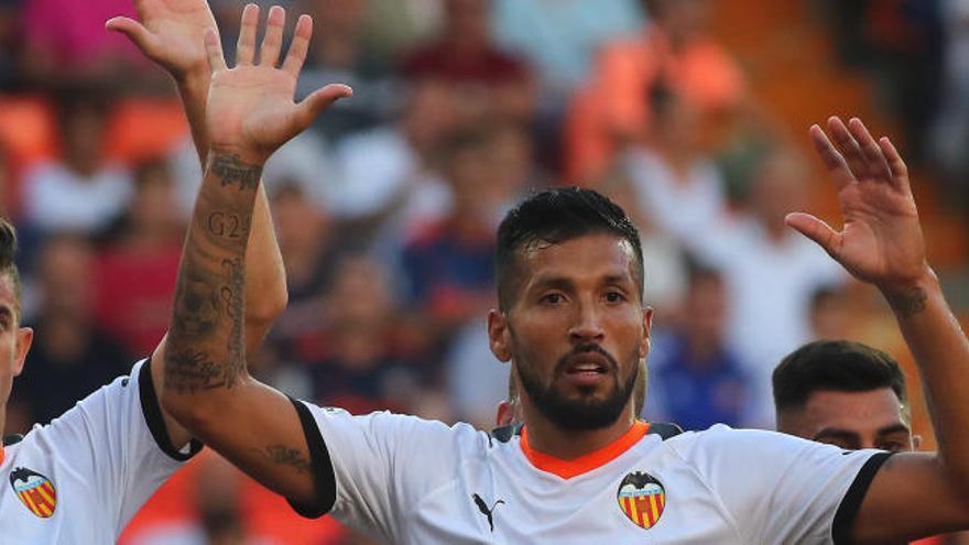 Garay cumple su &#039;centenario&#039; con el Valencia CF