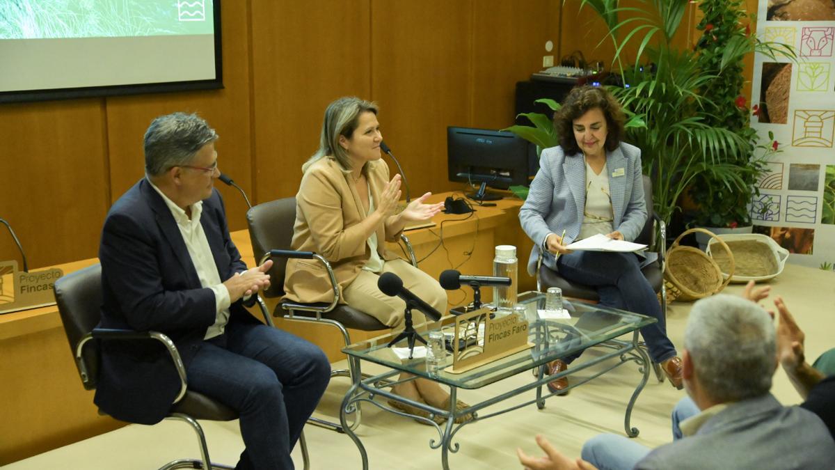 La consejera Alicia Vanoostende, durante la inauguración, ayer, de unas jornadas de agroecología en La Laguna.