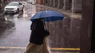 Aguaceros, tormentas y hasta 100 litros en 12 horas: Canarias vive este jueves la jornada más intensa de la dana Adam