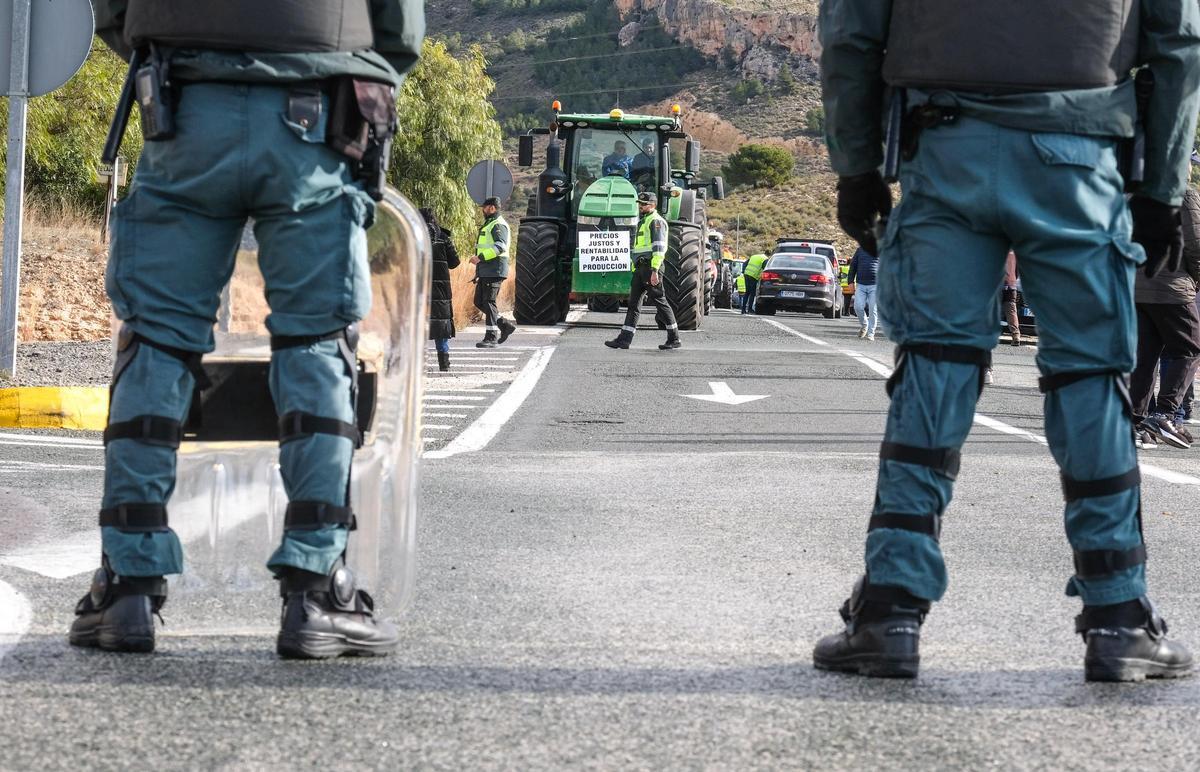 Así ha sido la protesta de agricultores del Alto y Medio Vinalopó en Villena