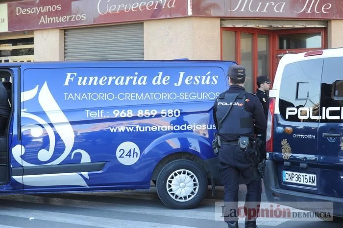 Muere de una cuchillada en el cuello un hombre en un bar de Puente Tocinos