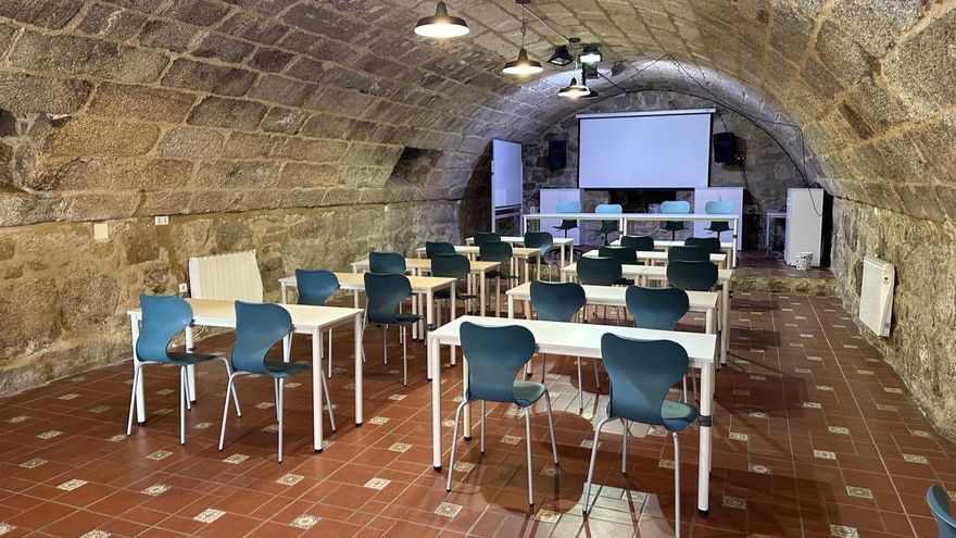 Trujillo dota de nuevo mobiliario varios espacios municipales