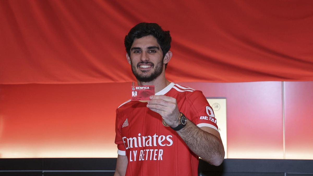 Gonçalo, con la camiseta del Benfica