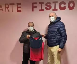 Lázaro García firma por el Arte Físico