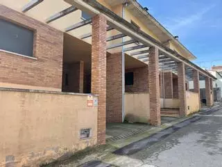 Les imatges de l'habitatge de Sant Jordi Desvalls on s'ha produït un assalt violent