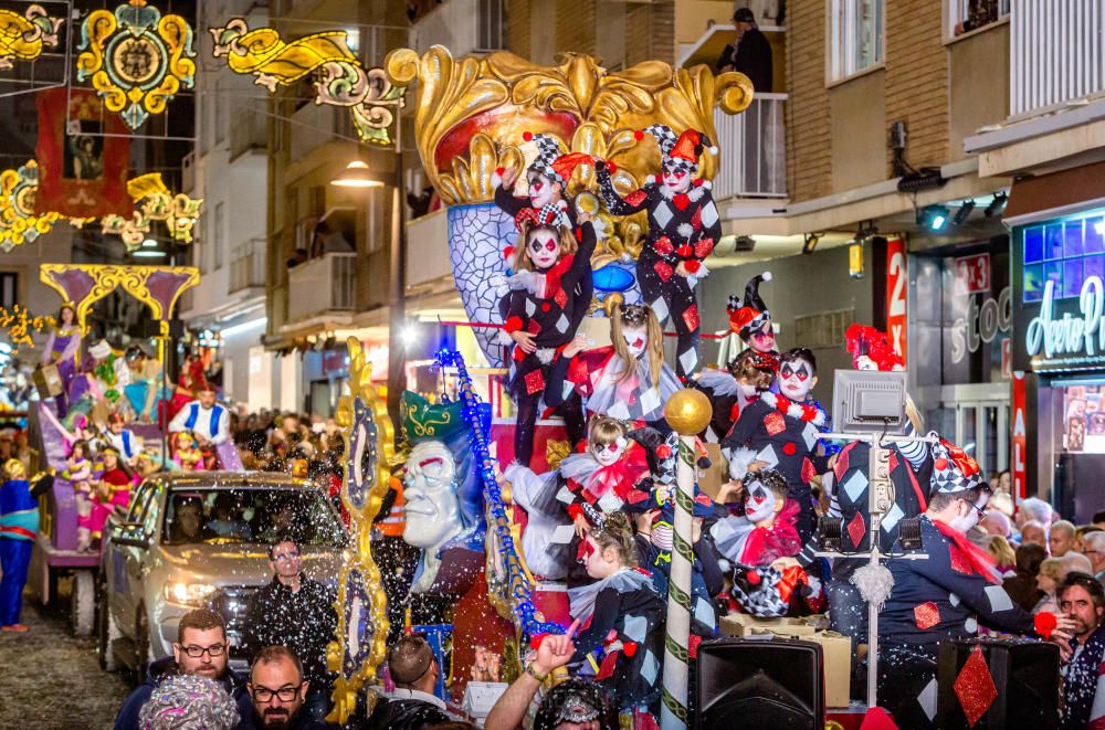 Desfile de carrozas de las fiestas de Benidorm