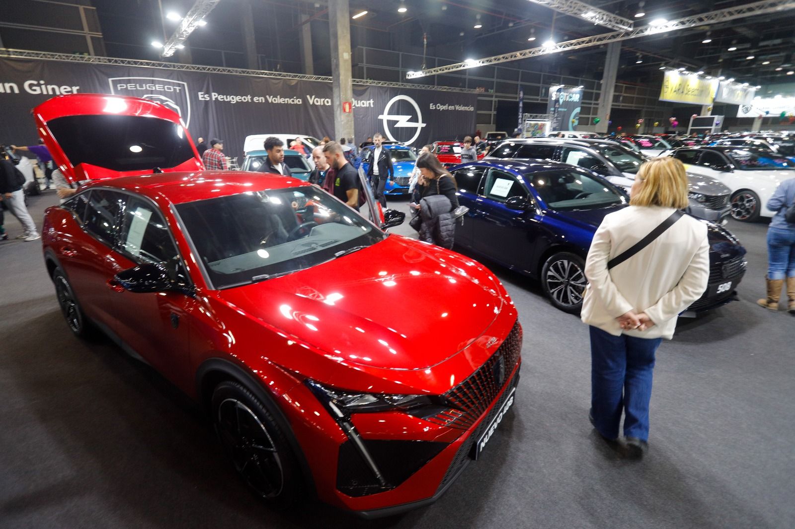 Llenazo en el primer fin de semana de la Feria del Automóvil en València