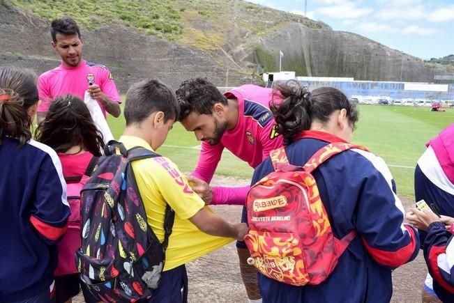 Entrenamiento de la UD Las Palmas en Barranco ...