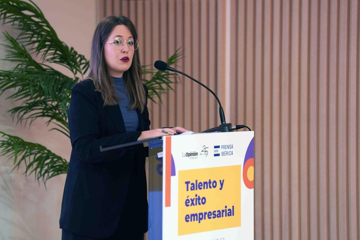 La periodista de La Opinión Ana Montañez, presentó la jornada