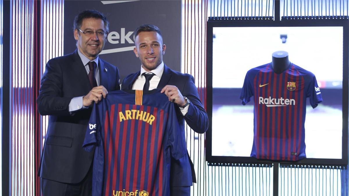 Bartomeu y Arthur en la presentación del brasileño