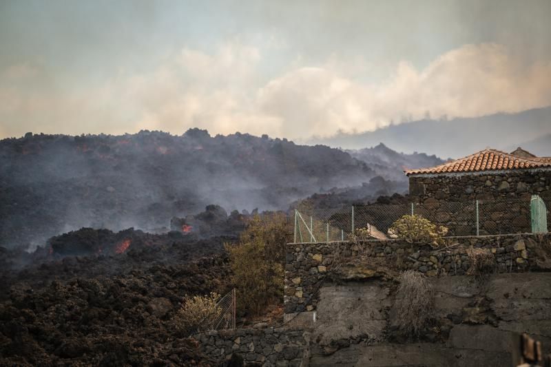 La lava avanza por La Palma.