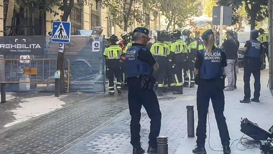 Se derrumba un edificio en pleno centro de Madrid: se buscan a varios desaparecidos y hay un herido grave