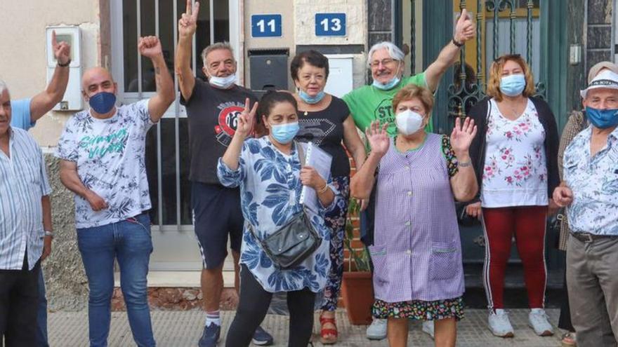 Paralizan in extremis el desahucio de una familia en Alicante