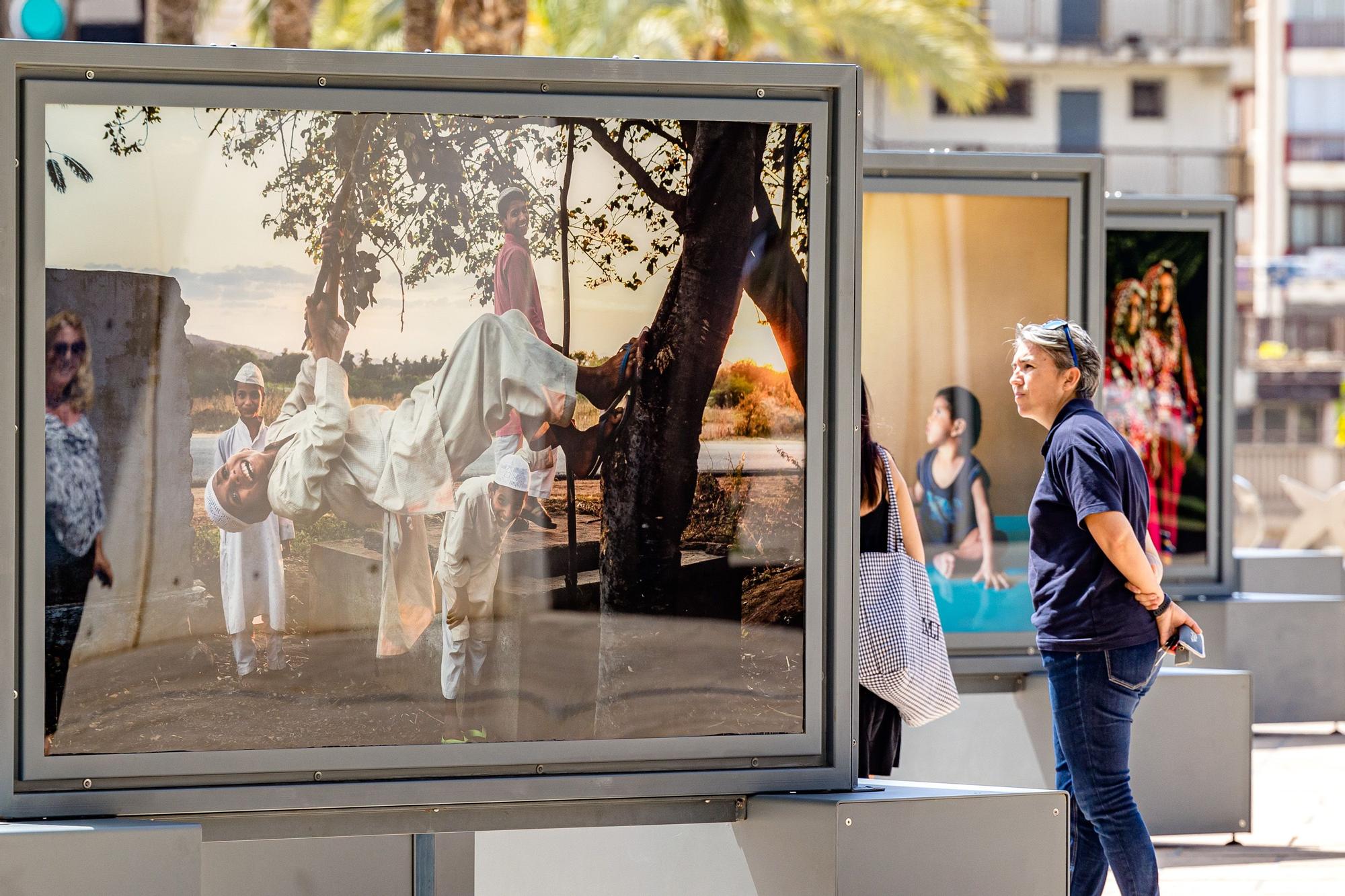 Cuarenta fotografías reflejan la vida cotidiana en Andhra Pradesh, una de las zonas más pobres de la India | La muestra se puede ver en la plaza de SS MM Los Reyes de España hasta el 11 de julio