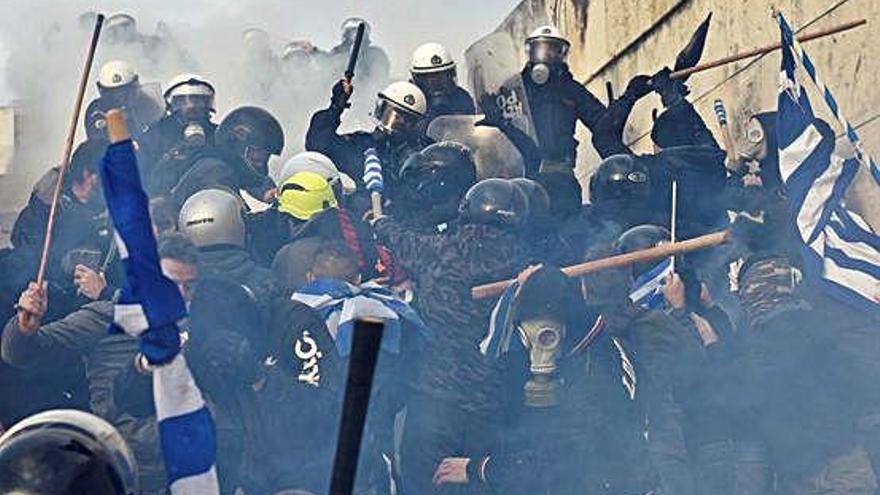 Atenes Diversos ferits en una protesta