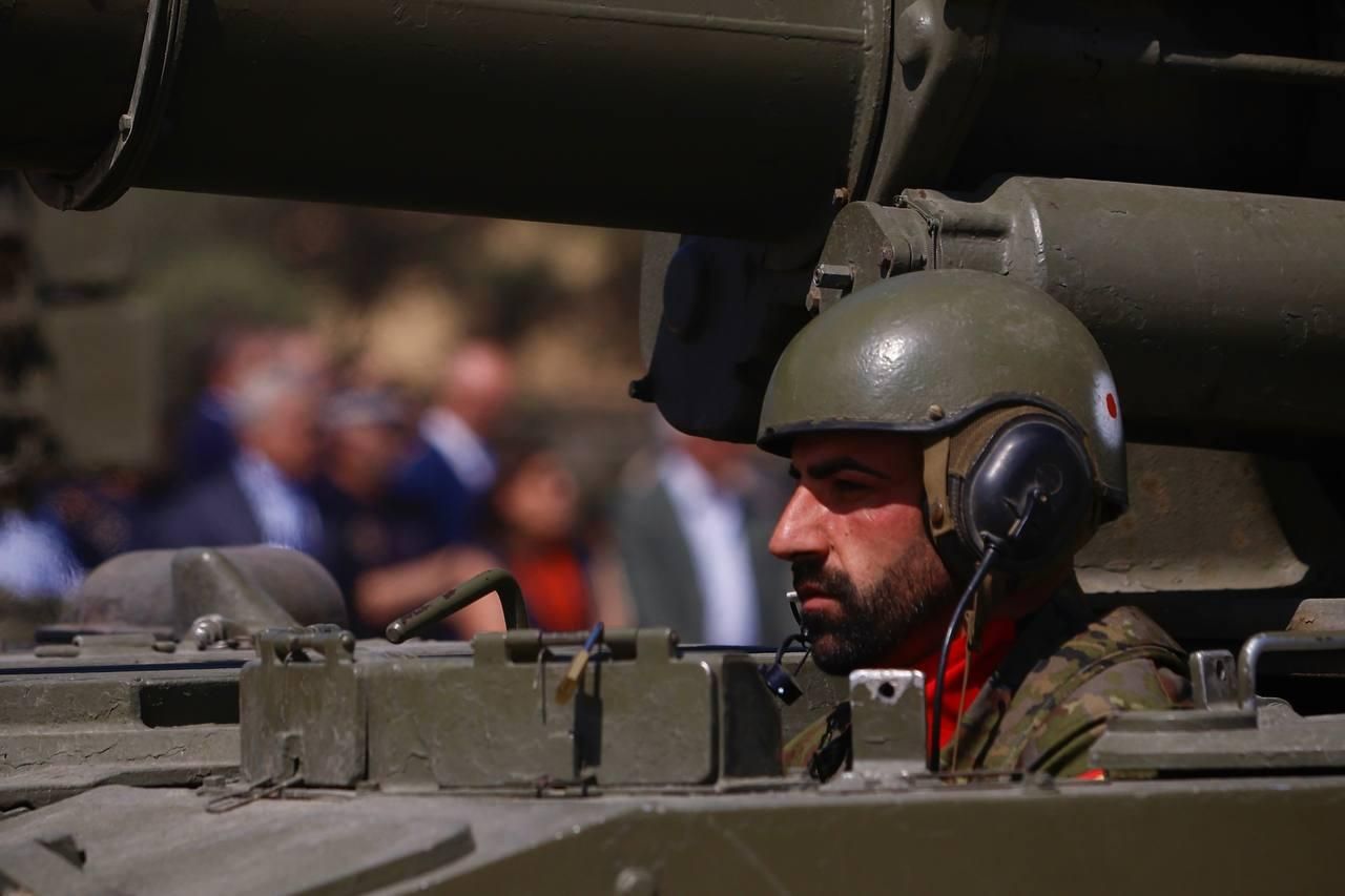 La BRI X celebra su 40º aniversario con una parada militar