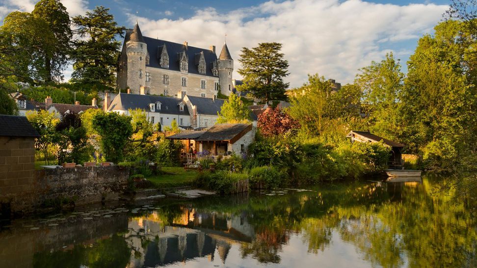 El rio Indrois junto al castillo de Montrésor.
