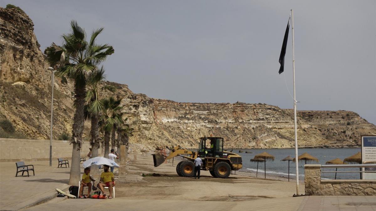 Vista general de la playa de Horcas Coloradas de Melilla