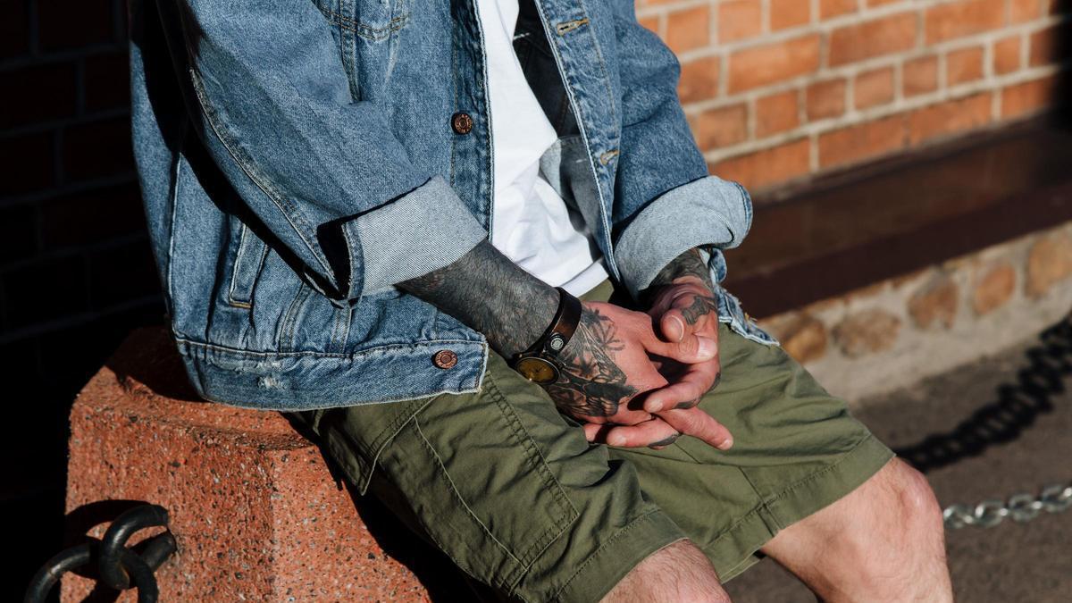 El Estatuto de los Trabajadores confirma que tu empresa te puede prohibir ir en pantalón corto