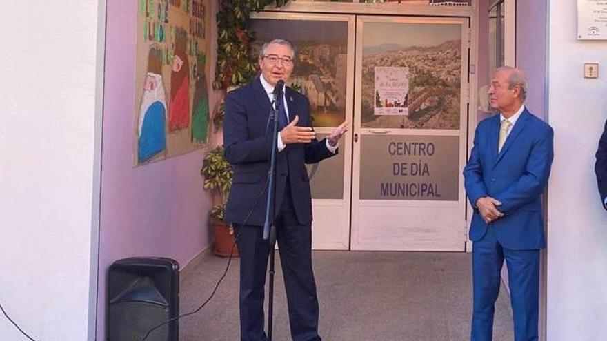 Francisco Salado, con Gerardo López, durante la inauguración.