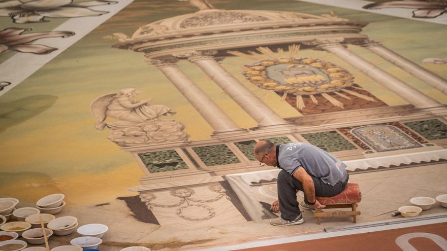The carpet of La Orotava damaged by the rain