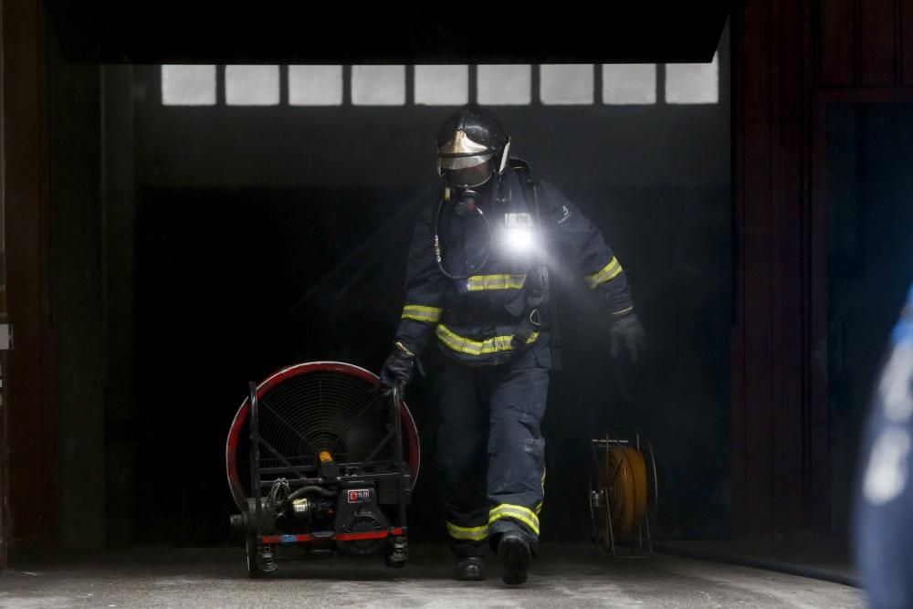 Incendio en un garaje de la calle Doctor Marañón de Avilés