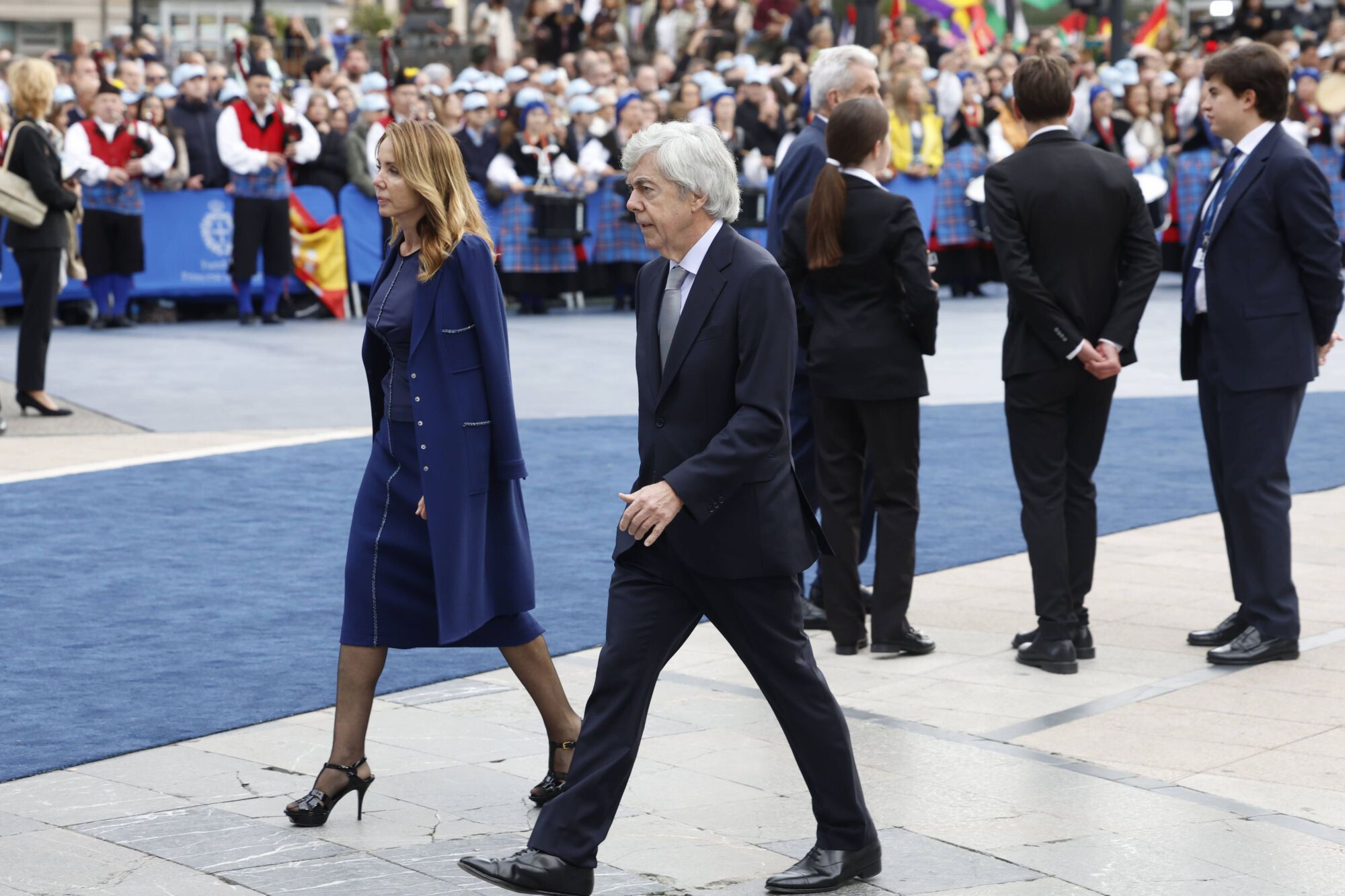  Así fue la llegada de los invitados a los premios "Princesa de Asturias" y su paso por la alfombra azul