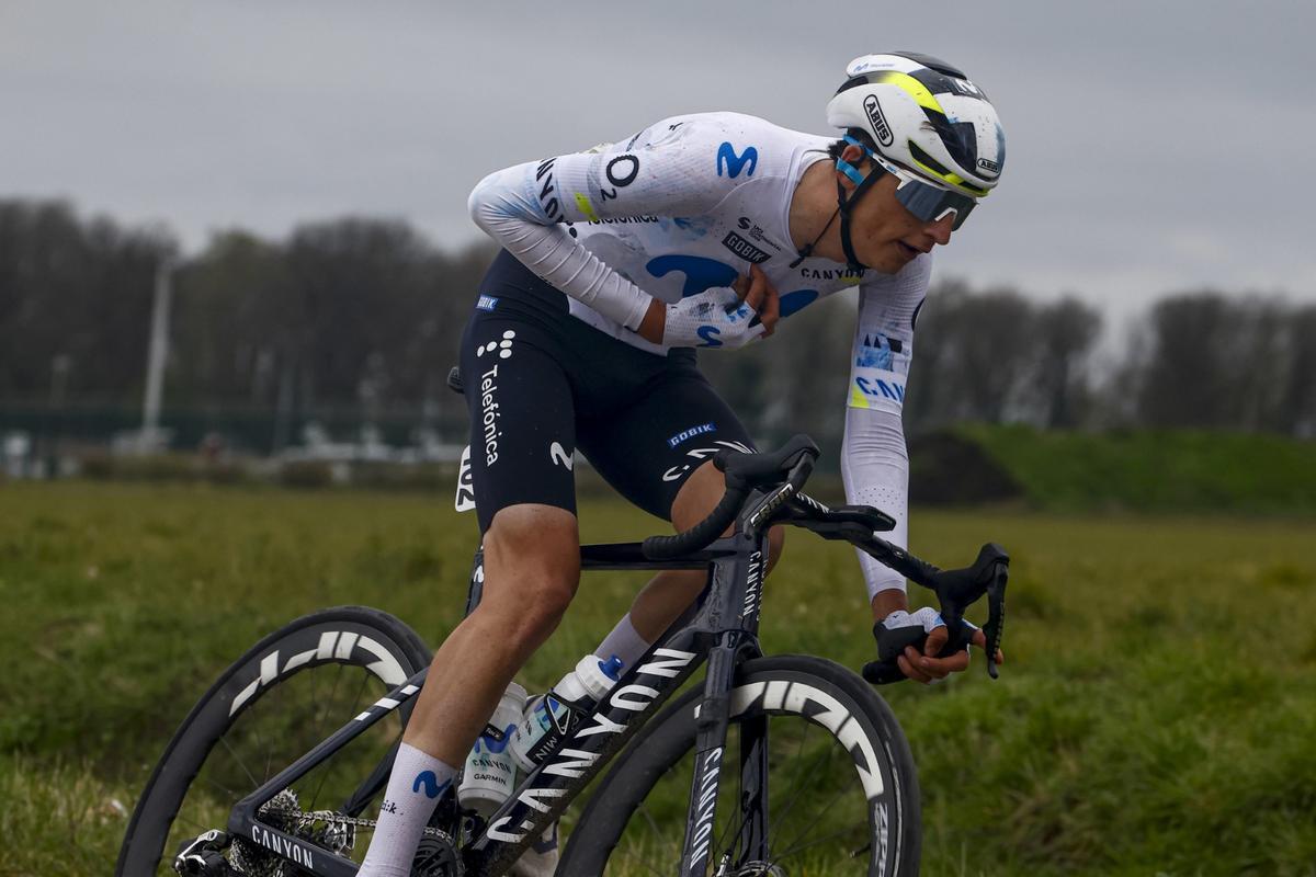 Javier Cubillas, durante una carrera esta temporada con el Movistar Team Academy.