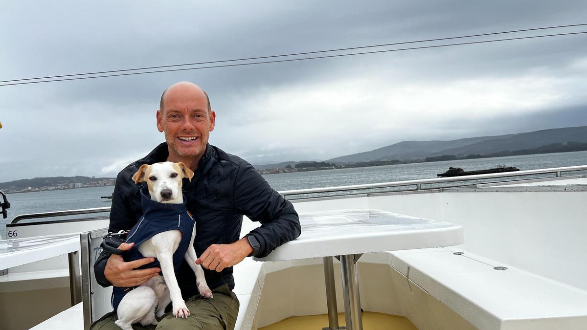 Así disfruta de las Rías Baixas el perro "influencer" Pipper