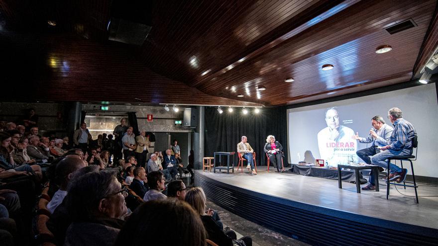 EN IMATGES | Presentació de la biografia política de Valentí Junyent a l'auditori de la Plana d'Om