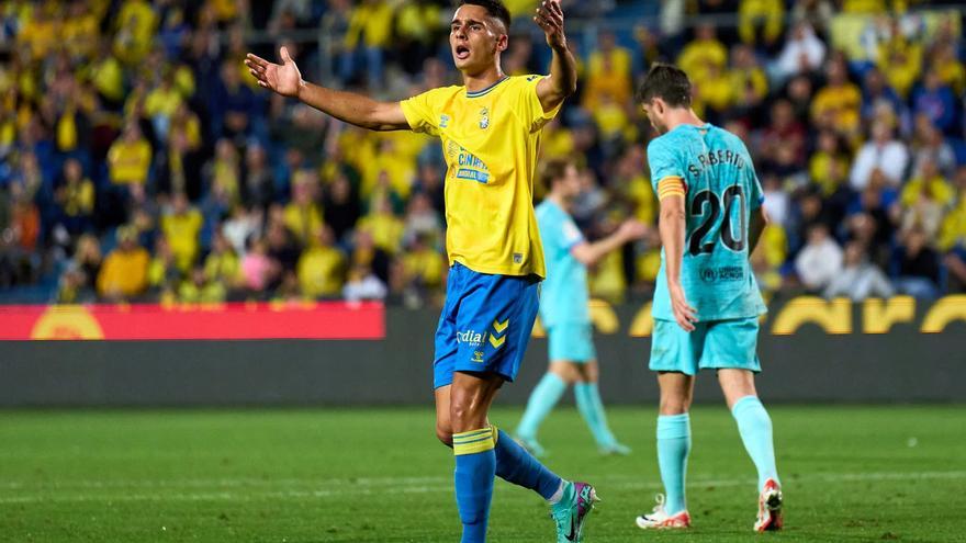 Valles y Sergi Cardona, con el petate y a disposición de Pimienta en la UD Las Palmas: &quot;Que jueguen o no depende del técnico&quot;