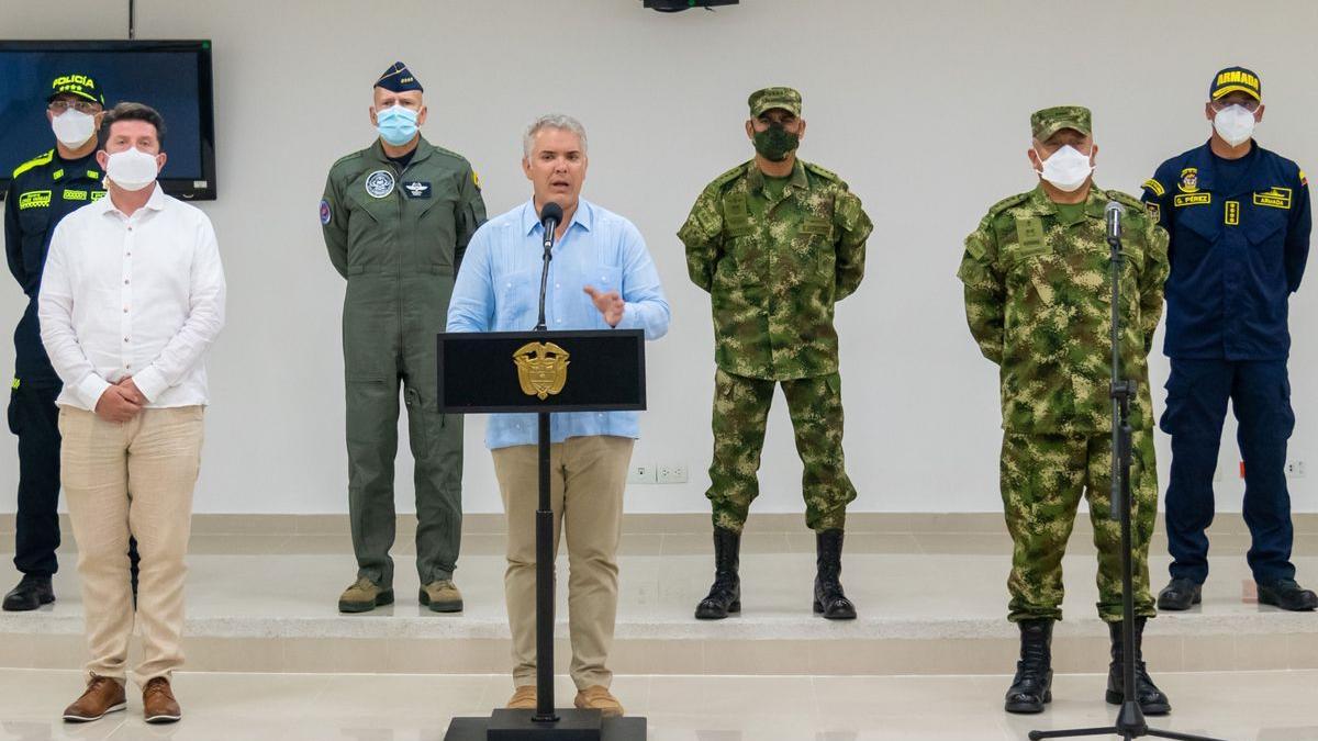 El presidente de Colombia, Iván Duque, anuncia el envío de dos batallones del Ejército al departamento de Arauca, este lunes.