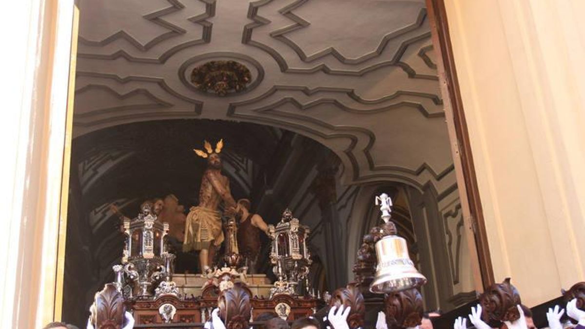 Jesús de Azotes y Columna saliendo de San Juan.