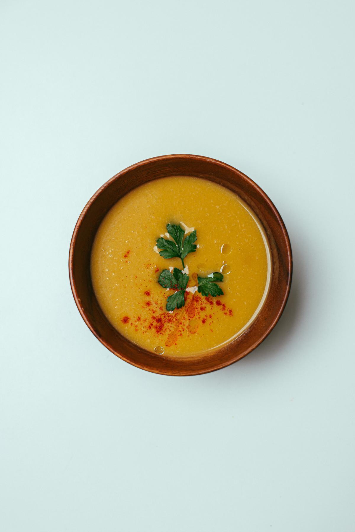 La sopa de calabaza y zanahorias te ayuda a adelgazar y a perder barriga de forma saludable.
