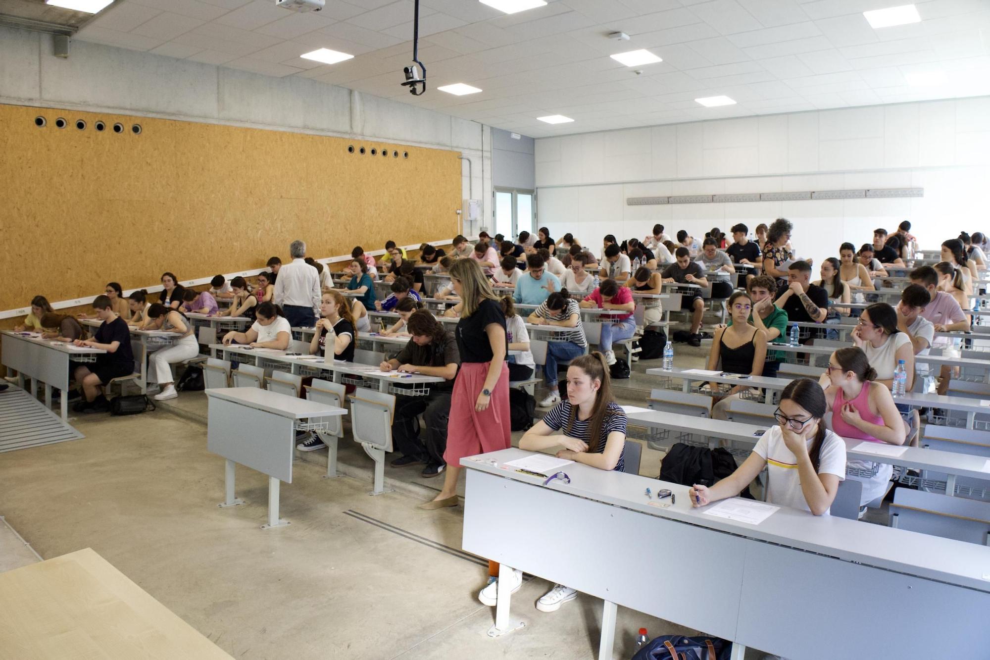 Así ha transcurrido la primera mañana de la EBAU en el campus de Espinardo de Murcia
