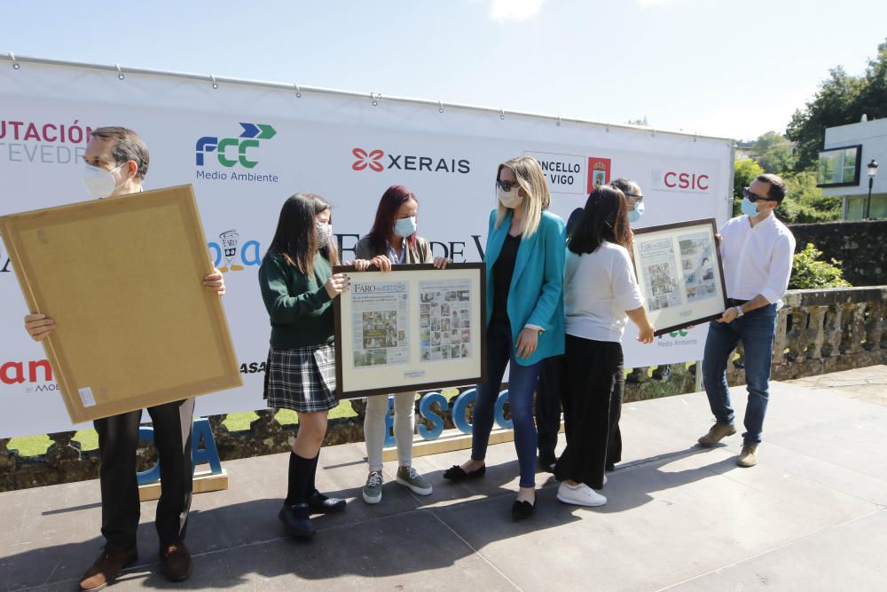 Profesores y alumnos participantes en la quinta edición de FARO da Escpña reciben el reconocimiento en Castrelos por su gran trabajo durante un curso marcado por el coronavirus.